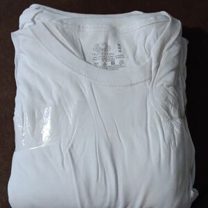 Mens white t shirts. New without tags